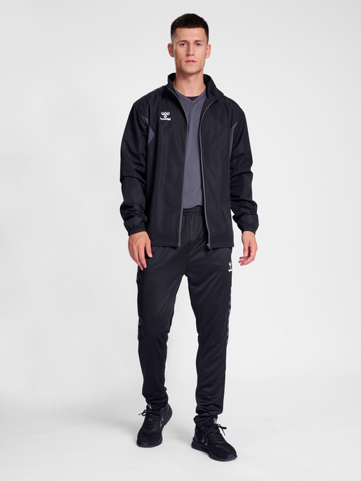 hmlAUTHENTIC TRAINING JACKET, BLACK, model