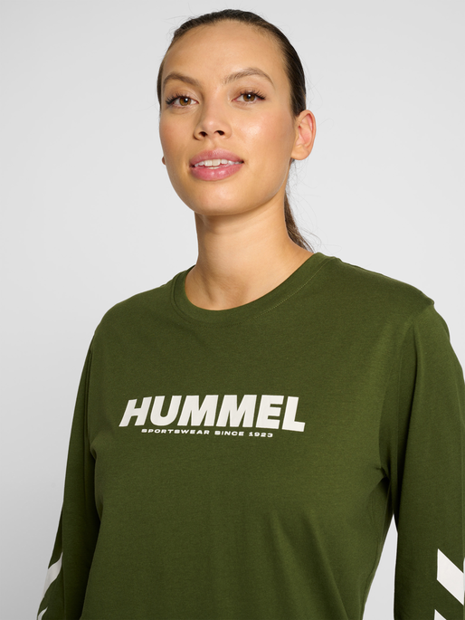 hmlLEGACY T-SHIRT L/S, RIFLE GREEN, model