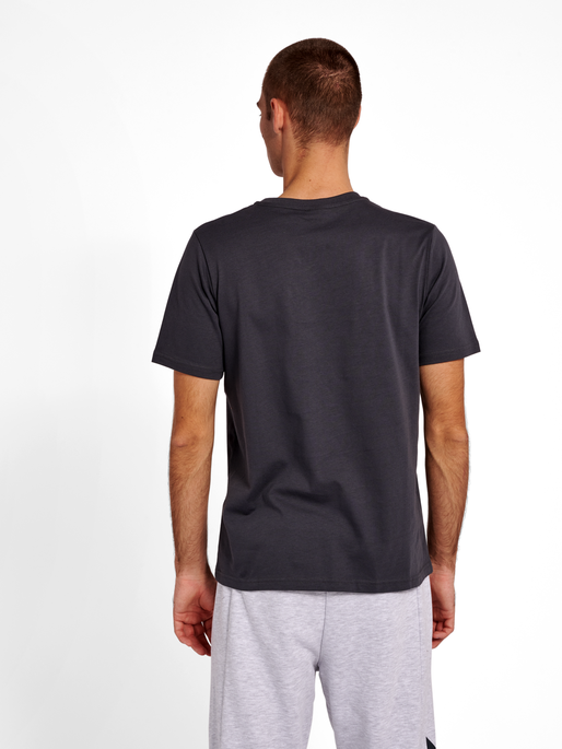 hmlLGC BEN T-SHIRT, 1525, model