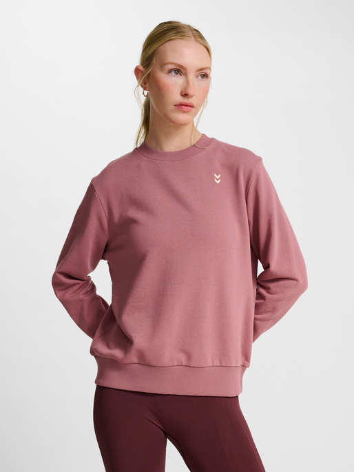 hmlPULSE W SWEAT CREWNECK, WISTFUL MAUVE, model