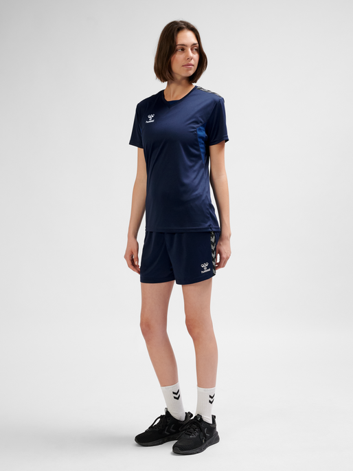 hmlAUTHENTIC PL SHORTS WOMAN, MARINE, model