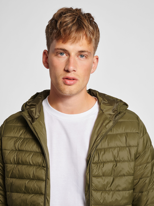 hmlRED QUILTED HOOD JACKET, DARK OLIVE, model