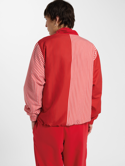 DBU 26 FAN 86 REPLICA MICRO JACKET, TANGO RED, model