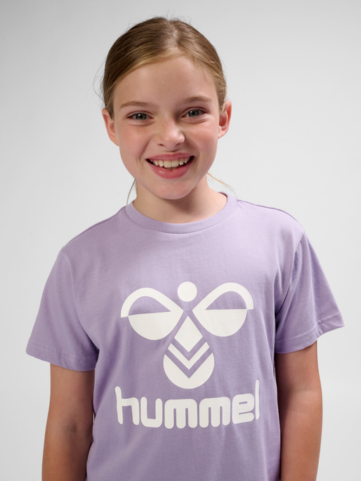 hmlTRES T-SHIRT S/S, LAVENDER GRAY, model