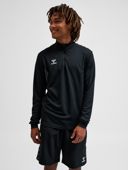 hmlAUTHENTIC HALF ZIP SWEAT, BLACK, model