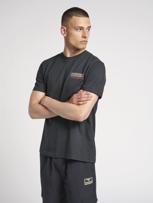 hmlCHRISTOFFER T-SHIRT, 7381, model