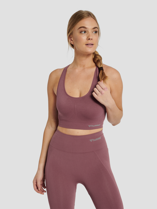 hmlTIF SEAMLESS SPORTS TOP, NOCTURNE, model