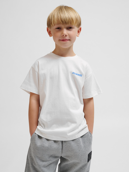 hmlCASPER T-SHIRT S/S, MARSHMALLOW, model