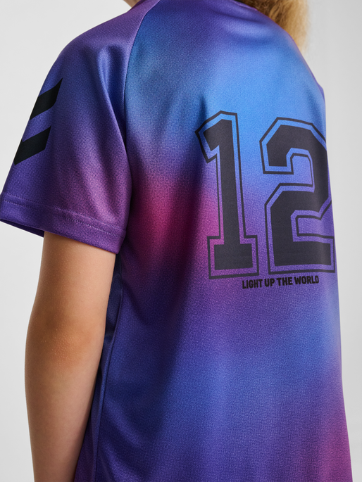 hmlSHIMMER SET, CAYENNE, model