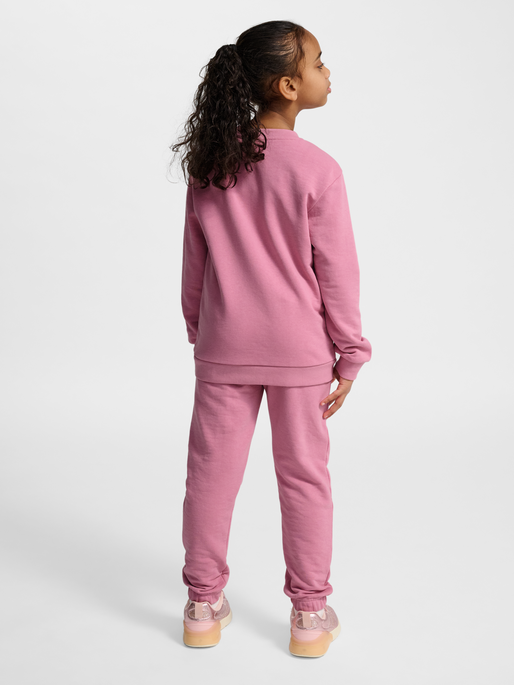 hmlJR BASE SWEAT SET, POLIGNAC, model