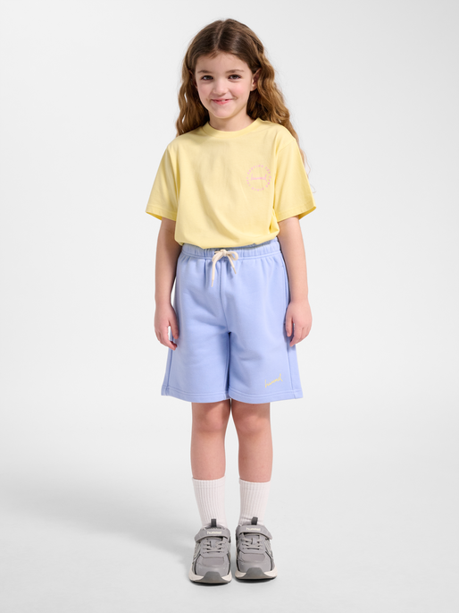 hmlJR SUMMER SWEAT SHORTS, SERENITY, model