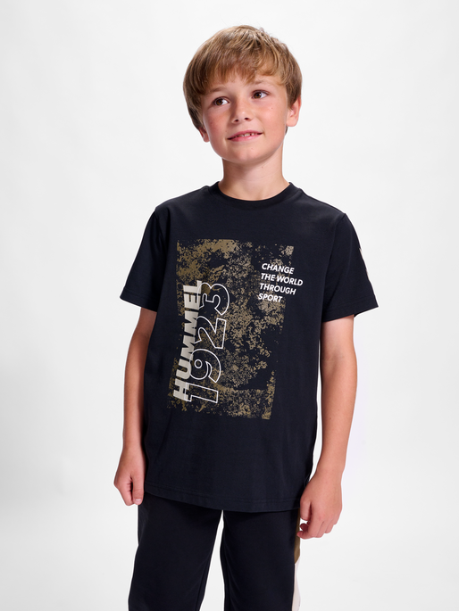 hmlBALDER T-SHIRT S/S, 2001, model