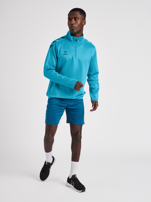 hmlCORE XK HALF ZIP POLY SWEAT, BLUE DANUBE, model