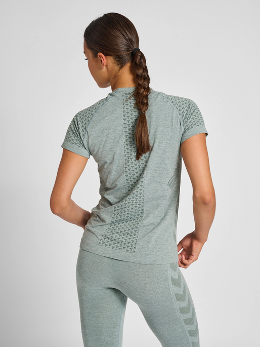 hmlCI SEAMLESS T-SHIRT, NORTH ATLANTIC MELANGE, model