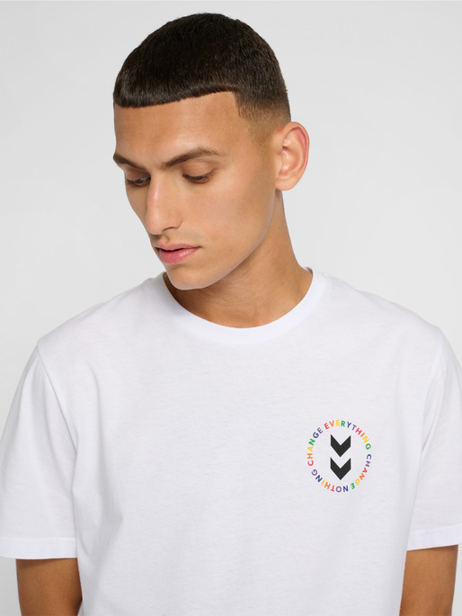hmlEVERYTHING NOTHING T-SHIRT, WHITE, model