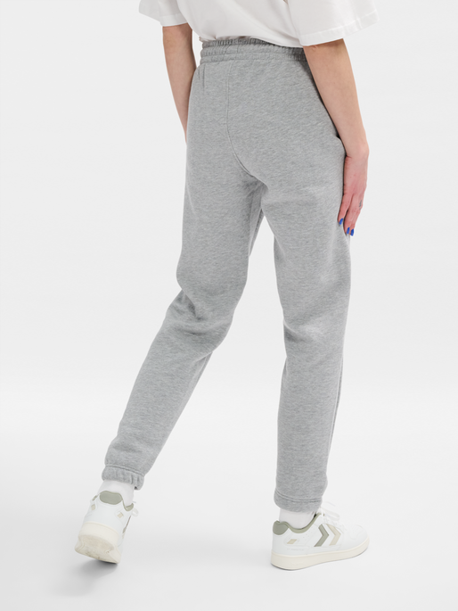 hmlLOOSE SWEATPANT BEE, GREY MELANGE, model