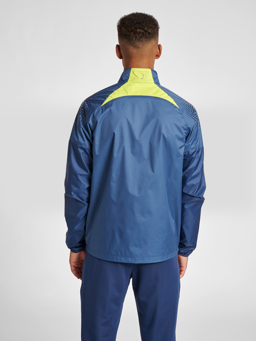 hmlLEAD PRO TRAINING JACKET, DARK DENIM, model