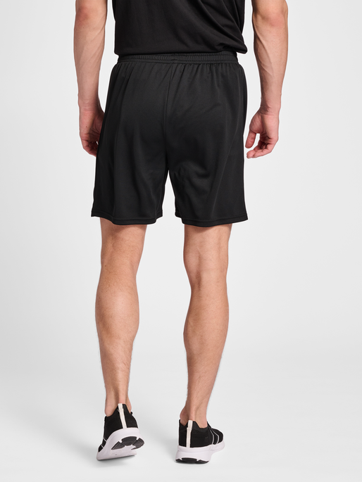 hmlQ4 POLY SHORTS, 2001, model