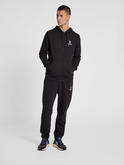 hmlOSCAR HOODIE, BLACK, model