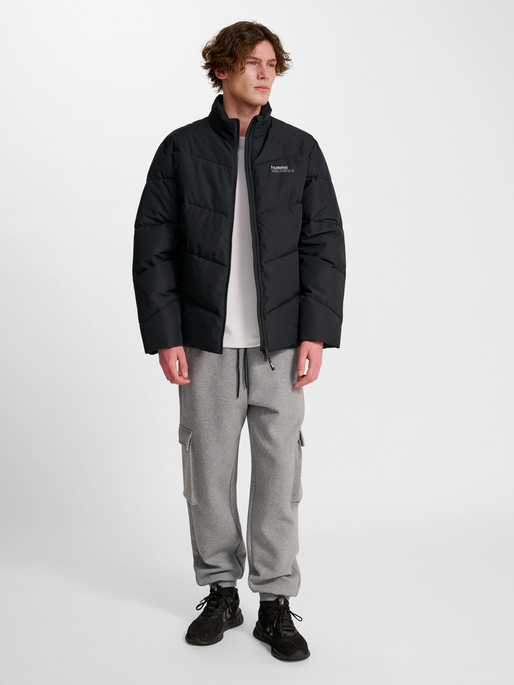 hmlSHORT  PUFFER JACKET, BLACK, model