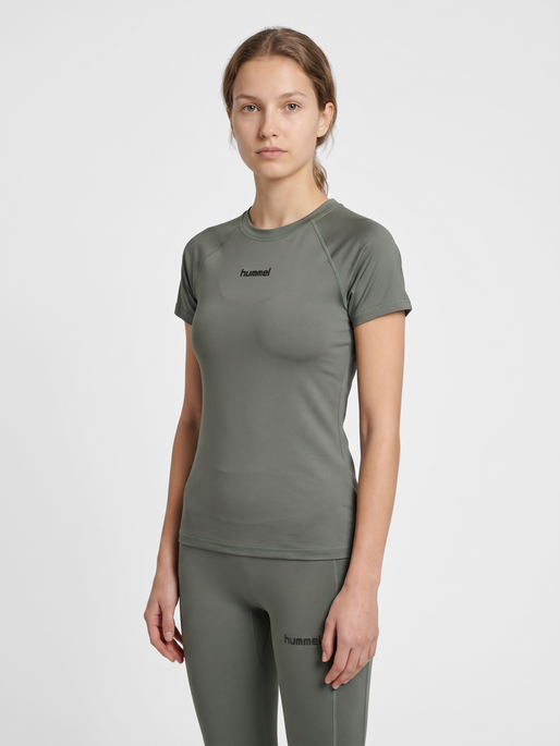 hmlPRIMA W T-SHIRT S/S, CASTOR GRAY, model