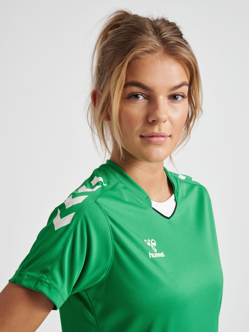 hmlCORE XK POLY JERSEY S/S WOMAN, JELLY BEAN, model