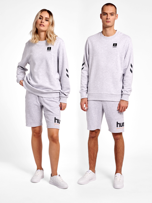 hmlLGC LIAM SWEATSHIRT, LIGHT GREY MELANGE, model