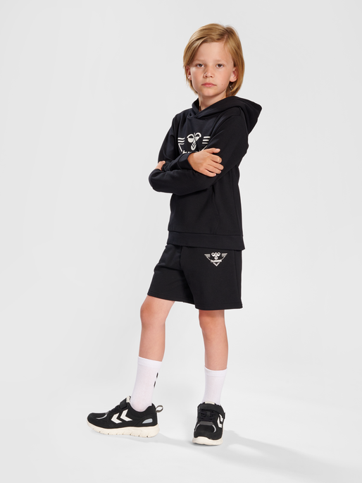 hmlGAIL SHORTS, 2001, model