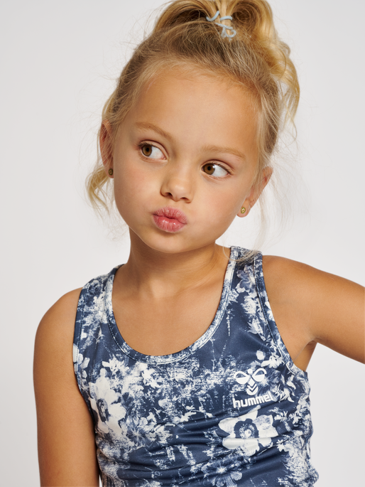 hmlNANNA TOP, BLACK IRIS, model