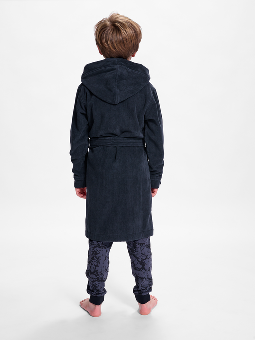 hmlKIRBY ROBE, OMBRE BLUE, model