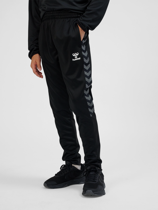 hmlAUTHENTIC TRAINING PANTS KIDS, BLACK, model