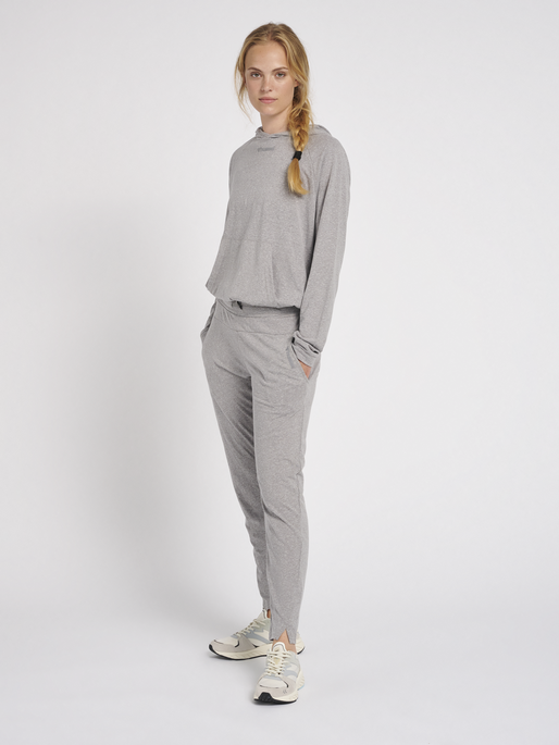 hmlZANDRA HOODIE, 2006, model