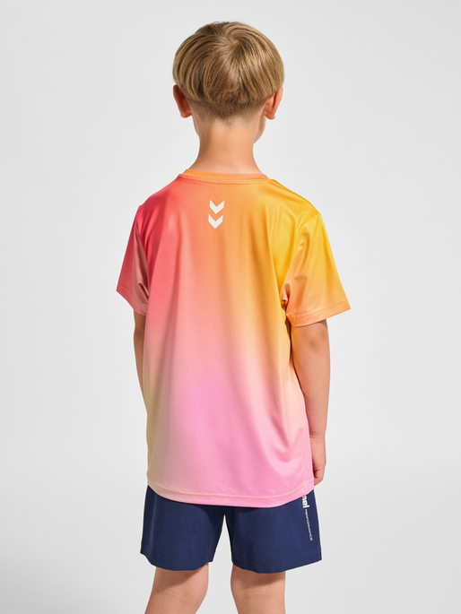 hmlJR GYM T-SHIRT S/S, SOLAR POWER, model