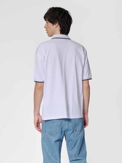 hmlLOOSE POLO SHIRT S/S BEE, WHITE, model