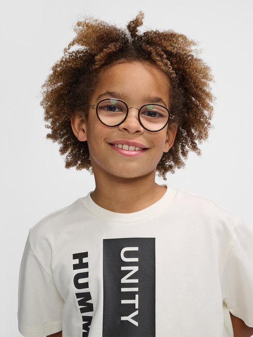 hmlUNITY T-SHIRT S/S, MARSHMALLOW, model