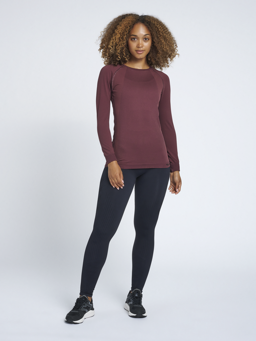 hmlCLEA SEAMLESS T-SHIRT L/S, 8016, model
