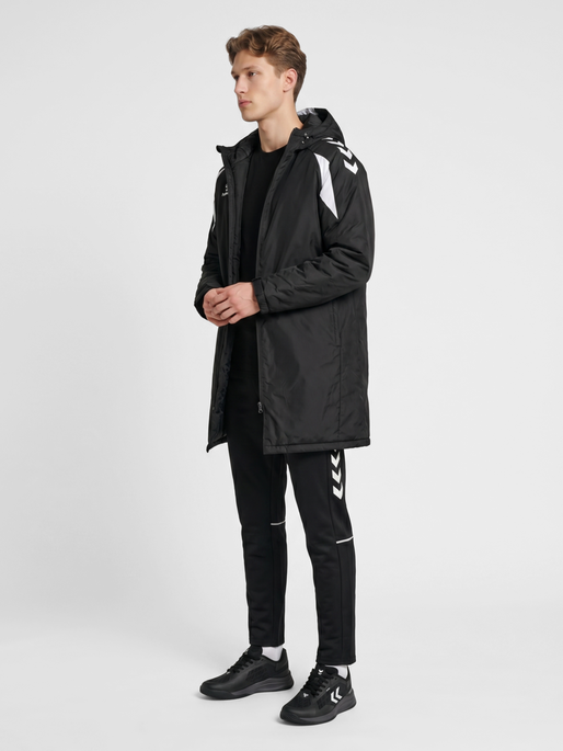 hmlCORE 2.0 BENCH JACKET, BLACK/WHITE, model