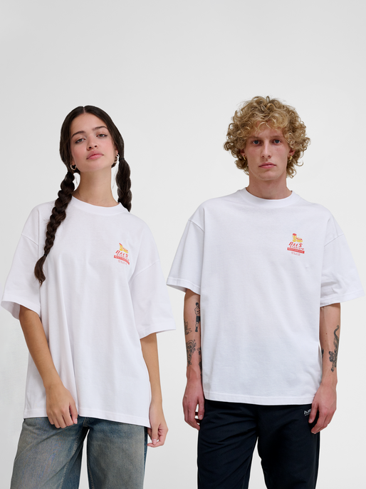 hmlLOOSE T-SHIRT S/S BEES STADIUM, WHITE/PAPRIKA, model