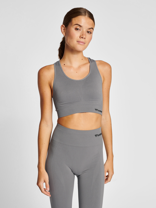 hmlTIF SEAMLESS SPORTS TOP, QUIET SHADE/QUIET SHADE, model