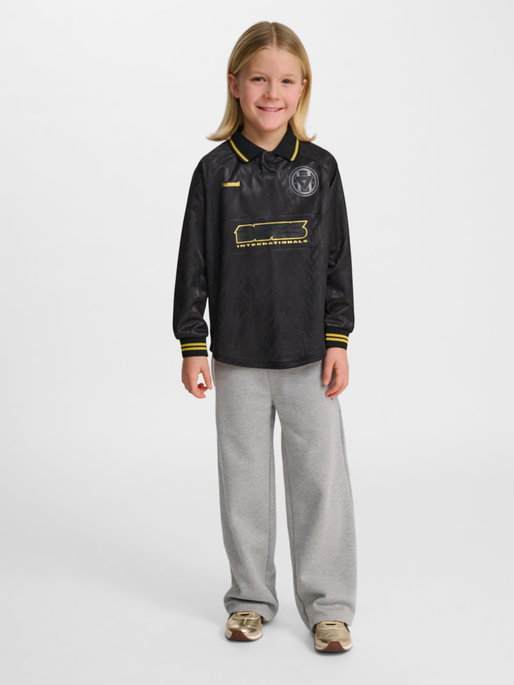 hmlJR LOOSE BAY SOCCER JERSEY L/S, BLACK, model