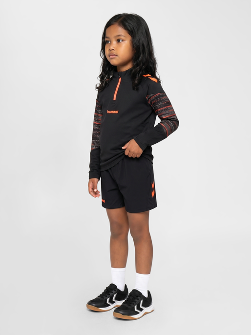 hmlBLAZE PRO TRAINING SHORTS KIDS, BLACK/ORANGE, model