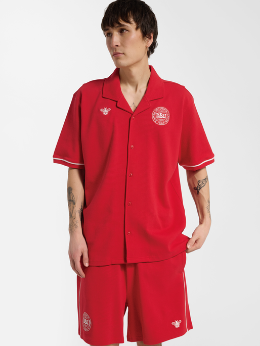 DBU 26 FAN KNITTED SHIRT, TANGO RED, model