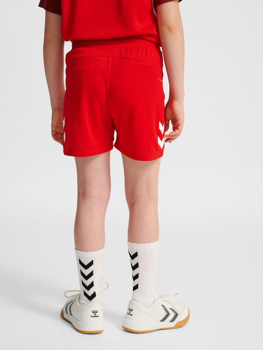hmlLEAD 2.0 SHORTS KIDS, TRUE RED, model