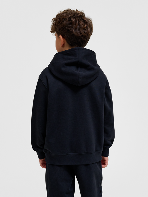 hmlCLEAN HOODIE, BLACK, model