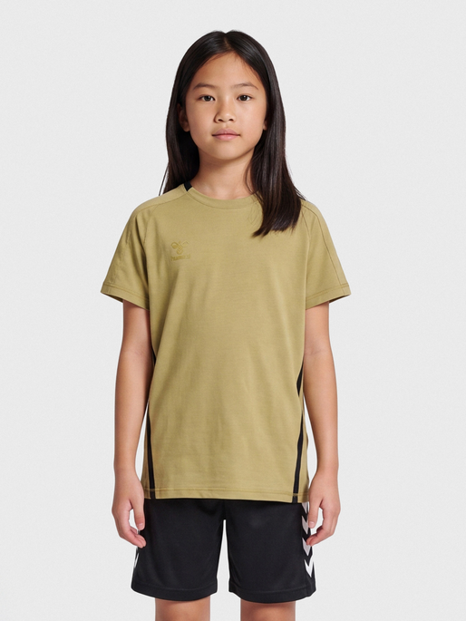 hmlCIMA XK T-SHIRT S/S KIDS, ANTIQUE GOLD, model