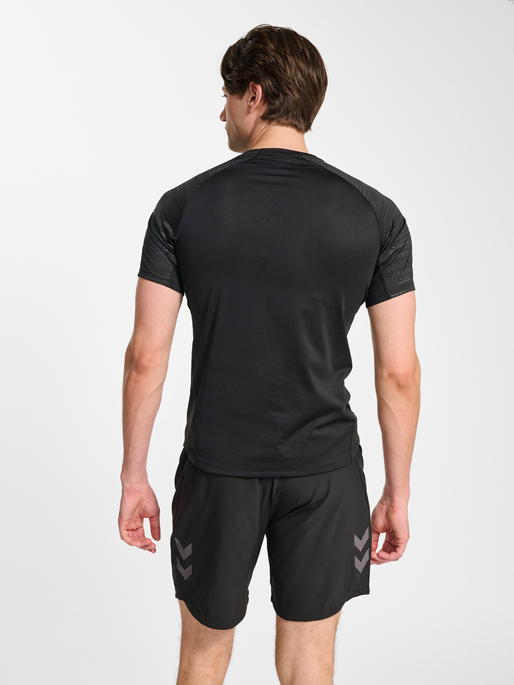 hmlPRO TRAINING JERSEY S/S, BLACK, model