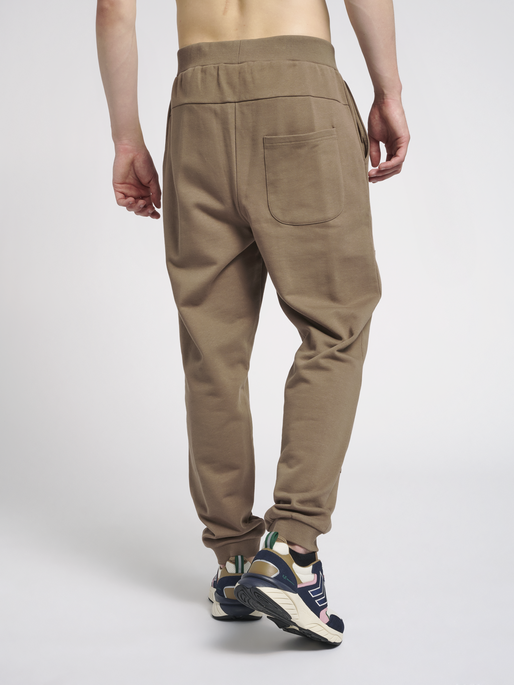 hmlSTEPHAN PANTS, 8058, model
