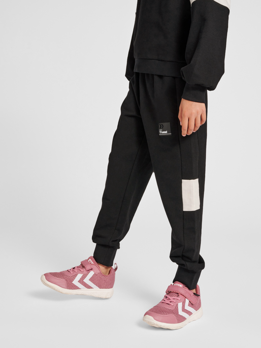 hmlMARLEE PANTS, BLACK, model