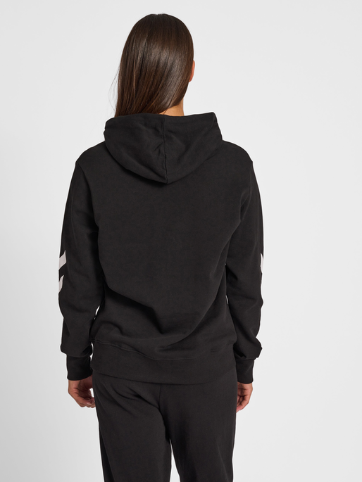 hmlLEGACY LOGO HOODIE, BLACK, model