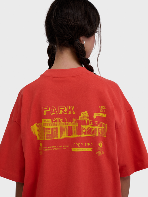 hmlLOOSE T-SHIRT S/S BEES STADIUM, PAPRIKA, model